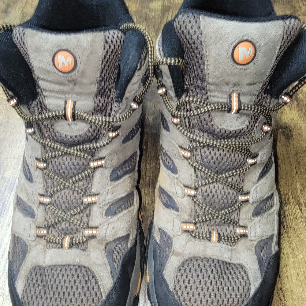 Merrell Boots: Men's J06045 Walnut MOAB 2 Ventilator Mid Hiker Boots